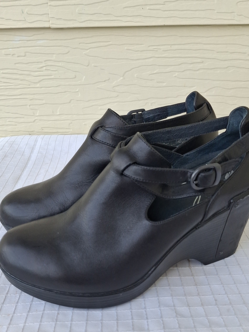 Dansko Franka Shoes Womens Size 39 BlackLeather Buckle Ankle Bootie Wedge